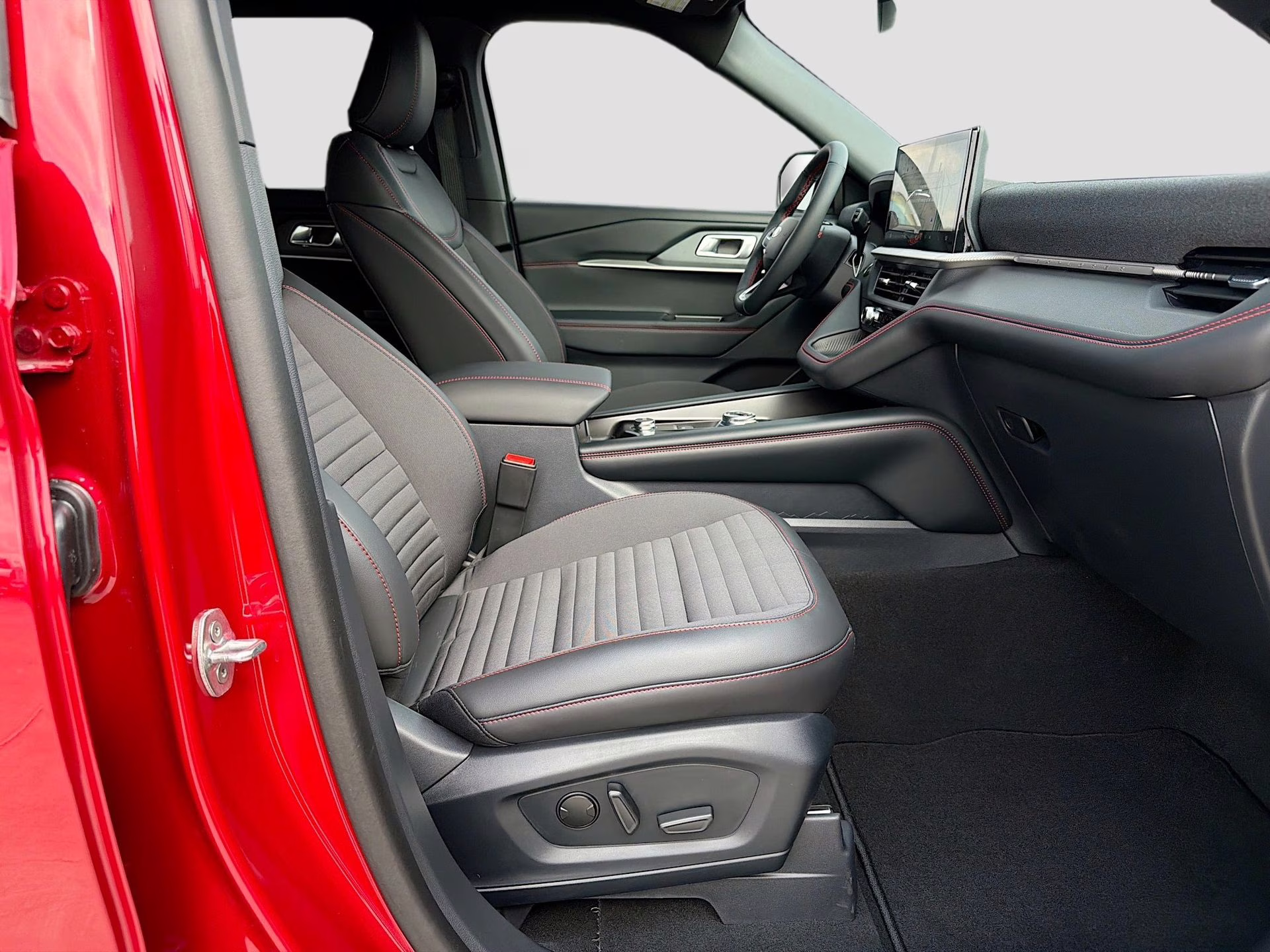 2026 Rapid Red Metallic Tinted Clearcoat Ford Explorer ST-Line RWD SUV