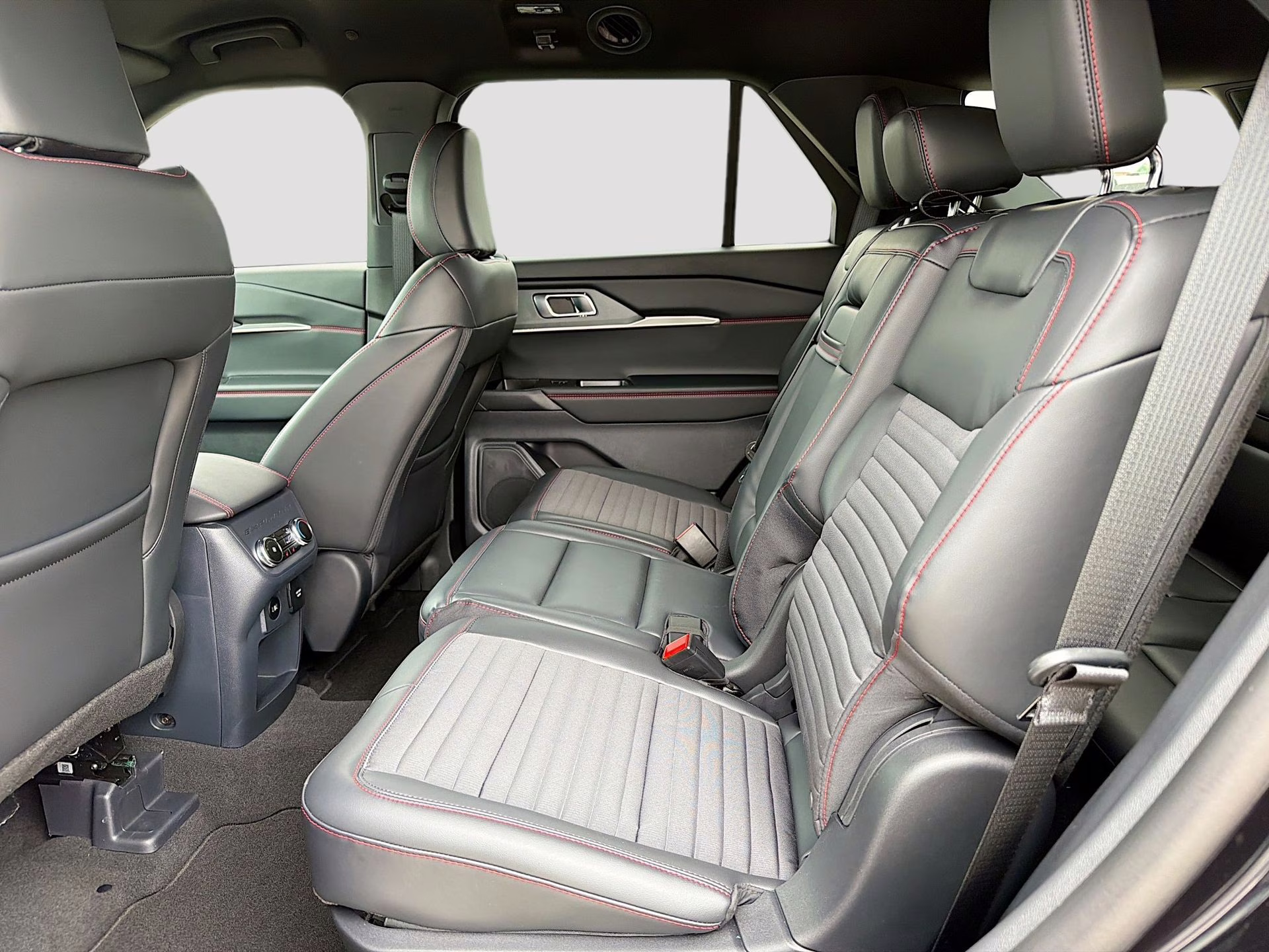 2026 Agate Black Metallic Ford Explorer ST-Line RWD SUV