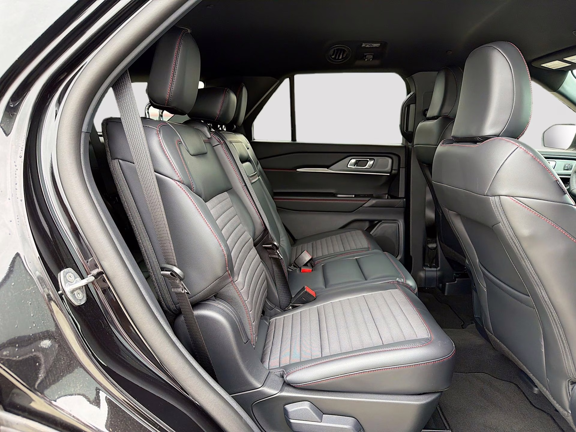 2026 Agate Black Metallic Ford Explorer ST-Line RWD SUV