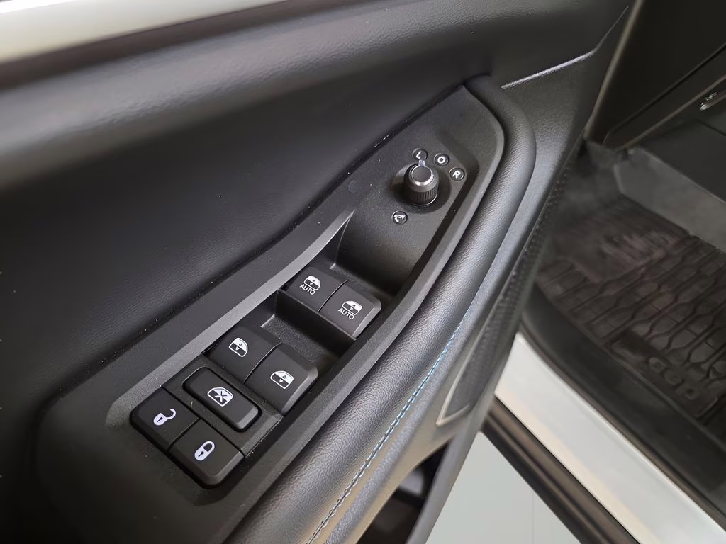 2025 Bright White Clearcoat Jeep Grand Cherokee 4xe Trailhawk 4X4 SUV