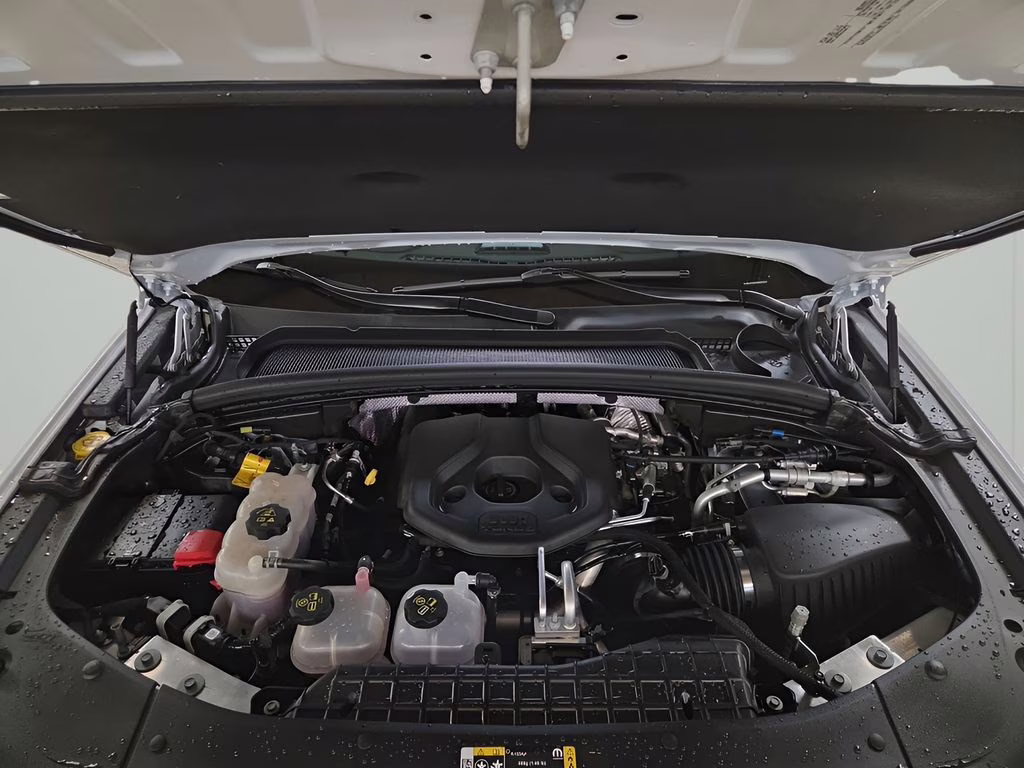 2025 Bright White Clearcoat Jeep Grand Cherokee 4xe Trailhawk 4X4 SUV