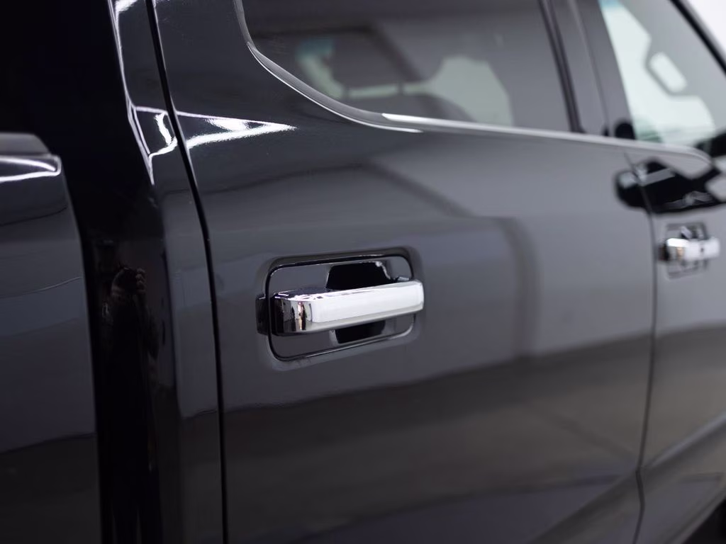 2018 Black Ford Super Duty F-350 DRW Platinum 4X4 Truck