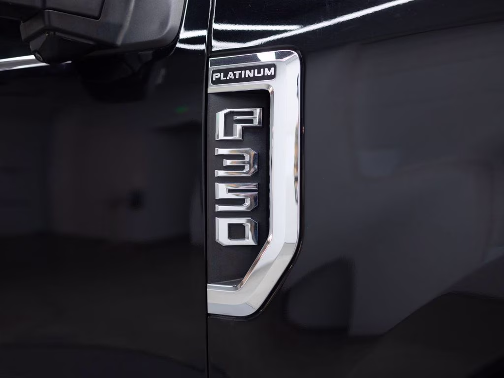 2018 Black Ford Super Duty F-350 DRW Platinum 4X4 Truck