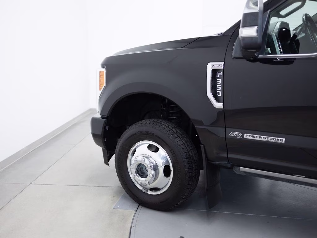 2018 Black Ford Super Duty F-350 DRW Platinum 4X4 Truck