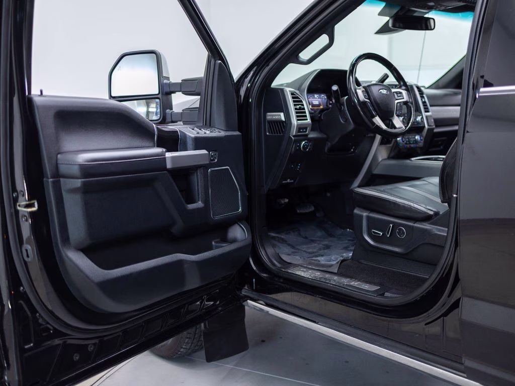 2018 Black Ford Super Duty F-350 DRW Platinum 4X4 Truck