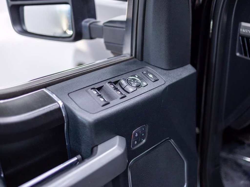 2018 Black Ford Super Duty F-350 DRW Platinum 4X4 Truck