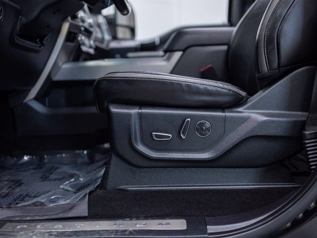 2018 Black Ford Super Duty F-350 DRW Platinum 4X4 Truck
