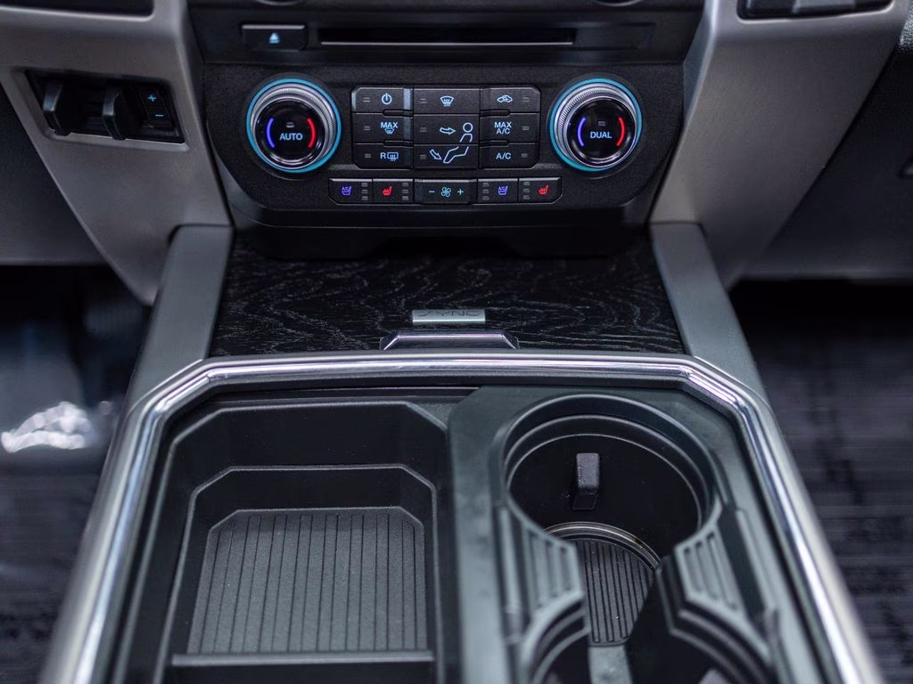 2018 Black Ford Super Duty F-350 DRW Platinum 4X4 Truck