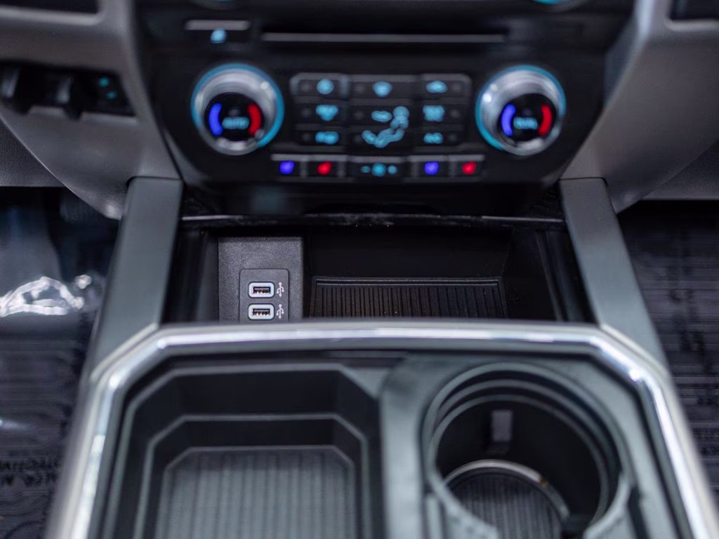 2018 Black Ford Super Duty F-350 DRW Platinum 4X4 Truck