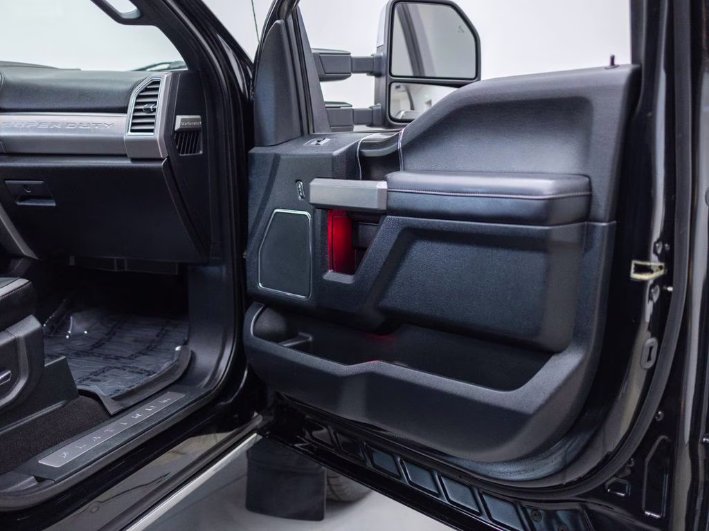 2018 Black Ford Super Duty F-350 DRW Platinum 4X4 Truck