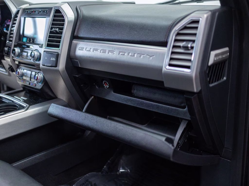 2018 Black Ford Super Duty F-350 DRW Platinum 4X4 Truck