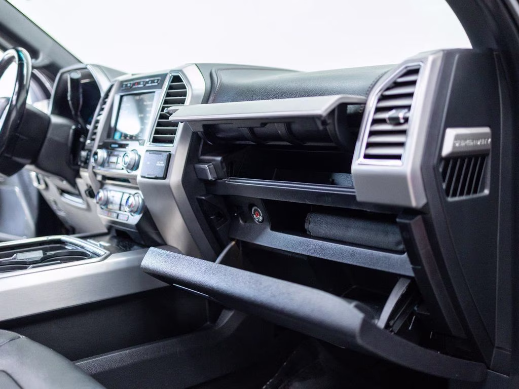 2018 Black Ford Super Duty F-350 DRW Platinum 4X4 Truck