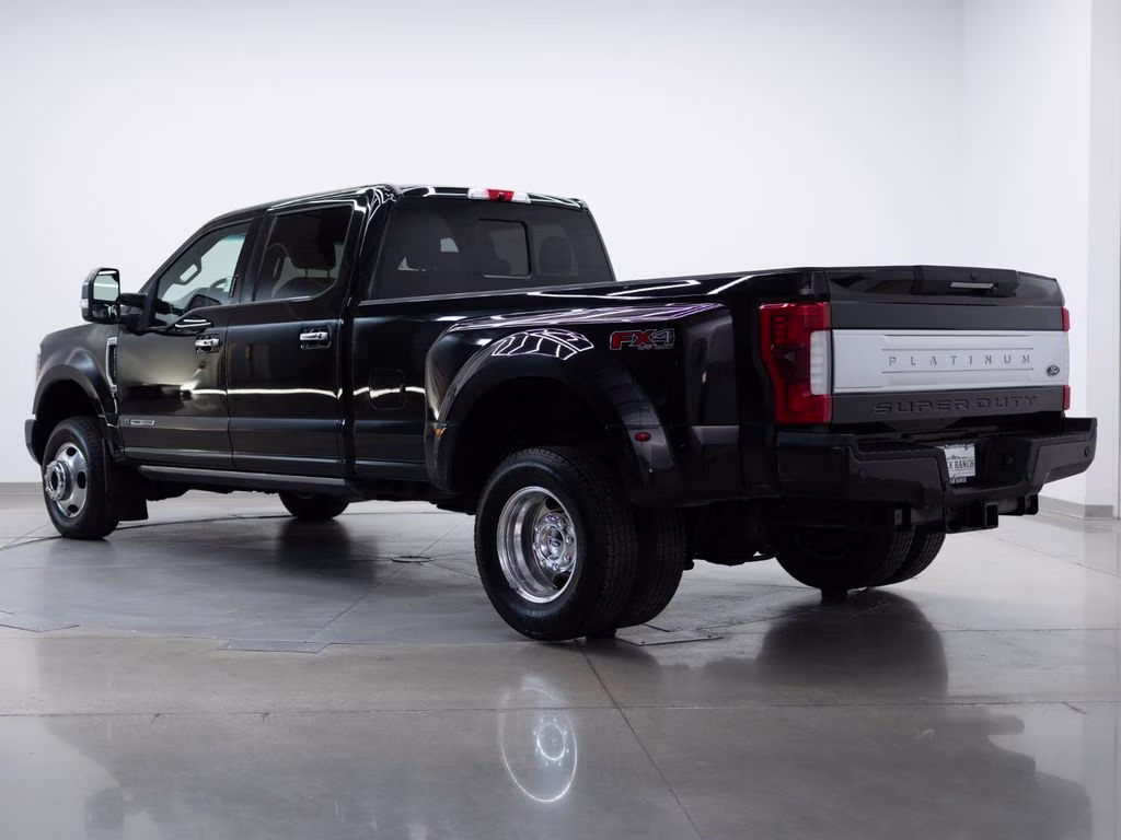 2018 Black Ford Super Duty F-350 DRW Platinum 4X4 Truck