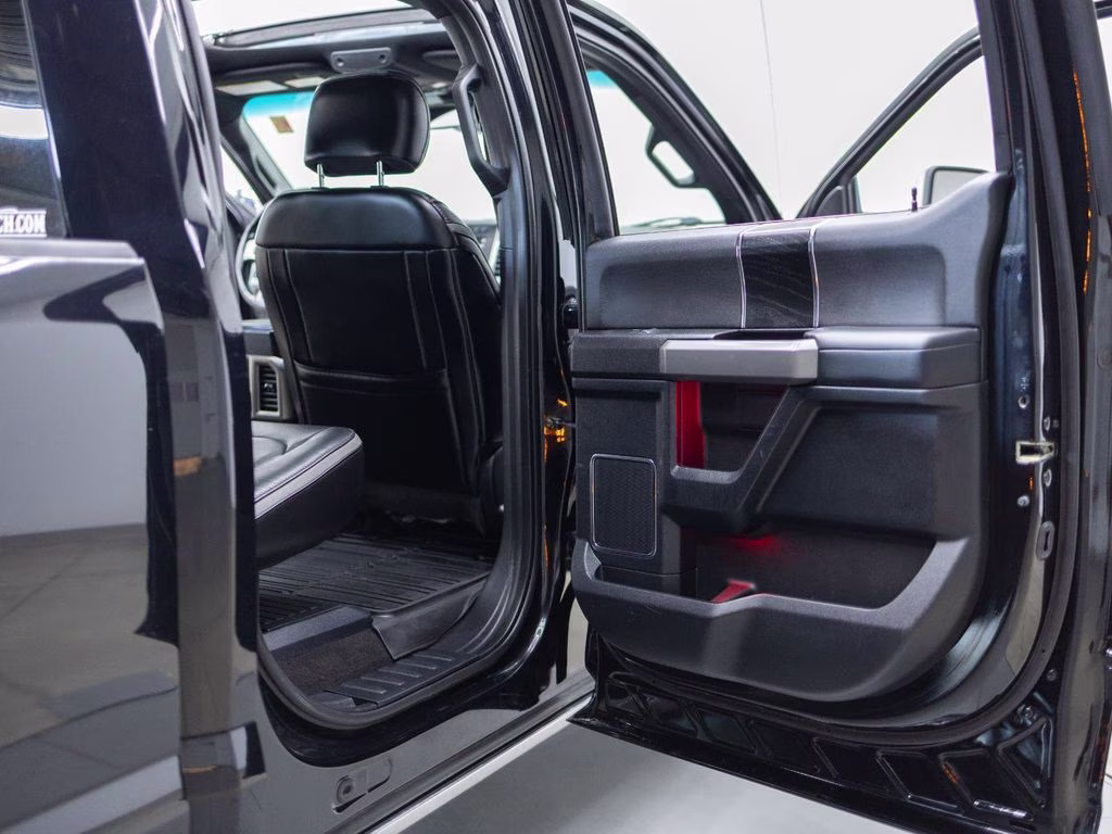 2018 Black Ford Super Duty F-350 DRW Platinum 4X4 Truck