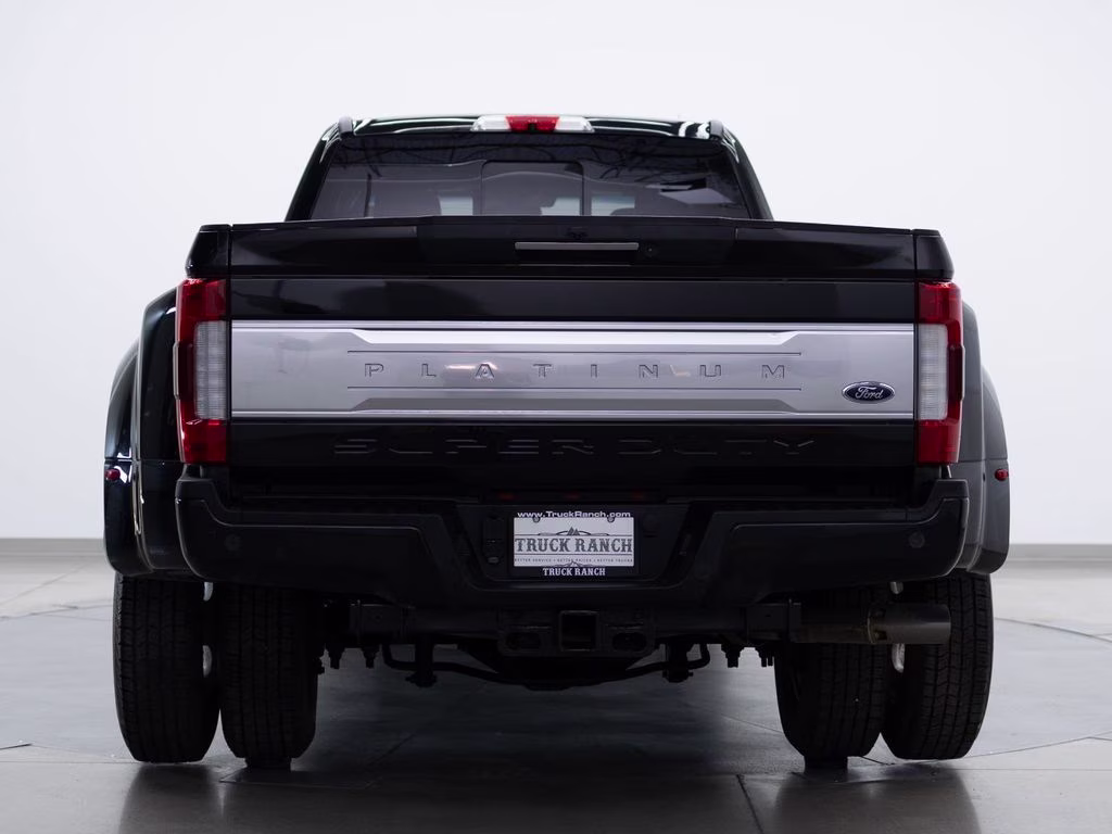 2018 Black Ford Super Duty F-350 DRW Platinum 4X4 Truck