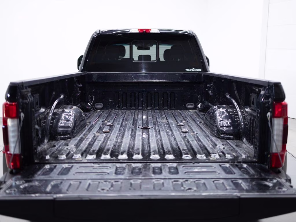 2018 Black Ford Super Duty F-350 DRW Platinum 4X4 Truck