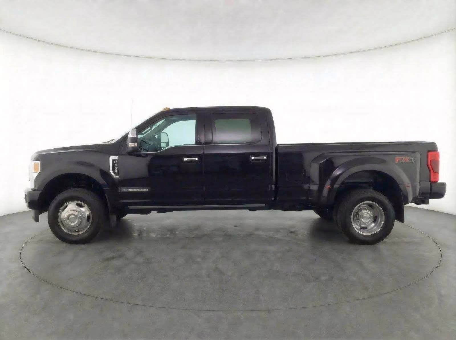 2018 Shadow Black Ford Super Duty F-350 DRW Platinum 4X4 Truck