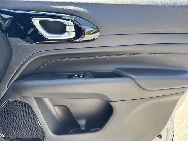 2026 Silver Zynith Metallic Clearcoat Jeep Compass Latitude Altitude 4X4 SUV