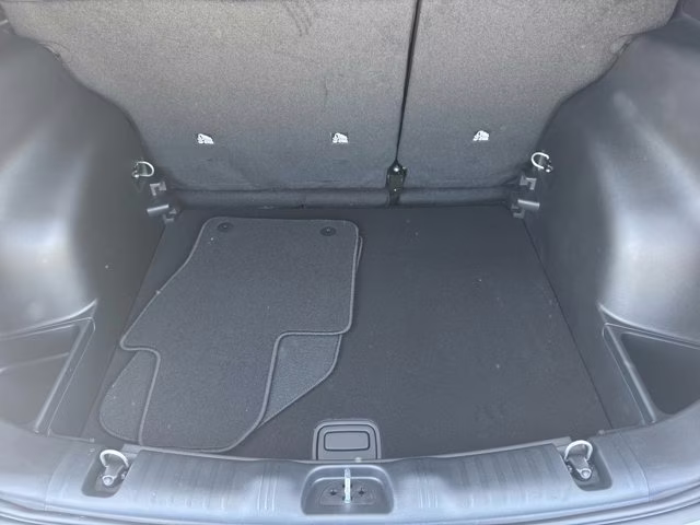 2026 Silver Zynith Metallic Clearcoat Jeep Compass Latitude Altitude 4X4 SUV