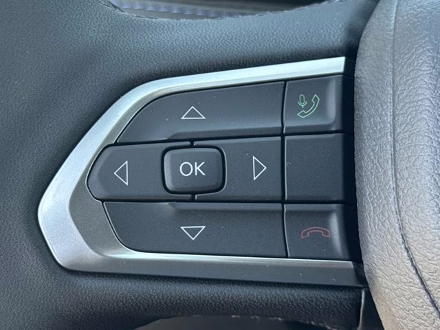 2026 Silver Zynith Metallic Clearcoat Jeep Compass Latitude Altitude 4X4 SUV