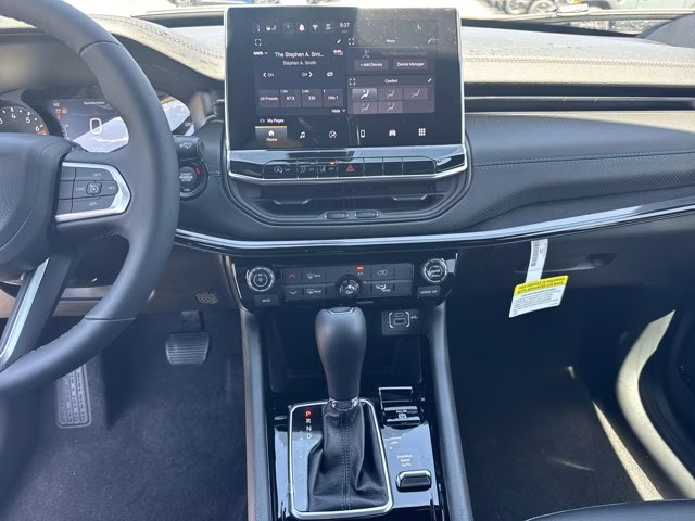 2026 Silver Zynith Metallic Clearcoat Jeep Compass Latitude Altitude 4X4 SUV