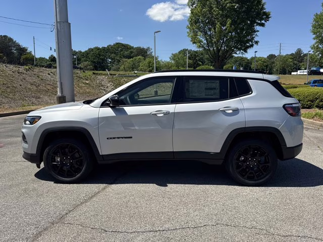2026 Silver Zynith Metallic Clearcoat Jeep Compass Latitude Altitude 4X4 SUV