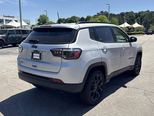 2026 Silver Zynith Metallic Clearcoat Jeep Compass Latitude Altitude 4X4 SUV