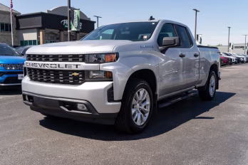 2020 Silver Ice Metallic Chevrolet Silverado 1500 Custom 4X4 Truck