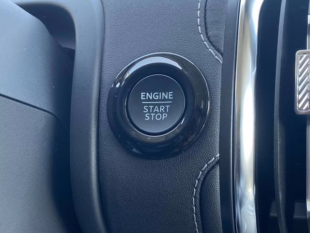 2026 Star White Metallic Tri-Coat Ford Expedition Platinum 4X4 SUV