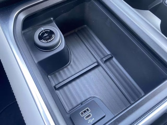 2026 Star White Metallic Tri-Coat Ford Expedition Platinum 4X4 SUV