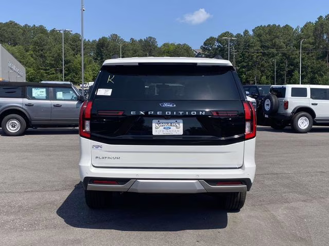 2026 Star White Metallic Tri-Coat Ford Expedition Platinum 4X4 SUV