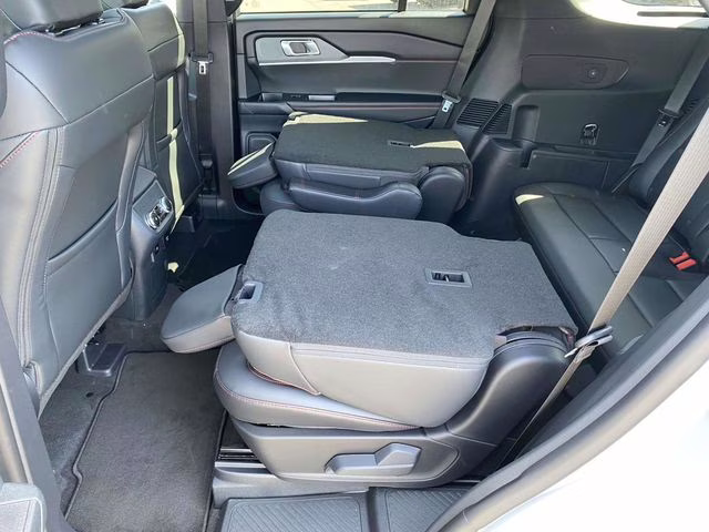 2026 White Metallic Ford Explorer ST-Line 4X4 SUV