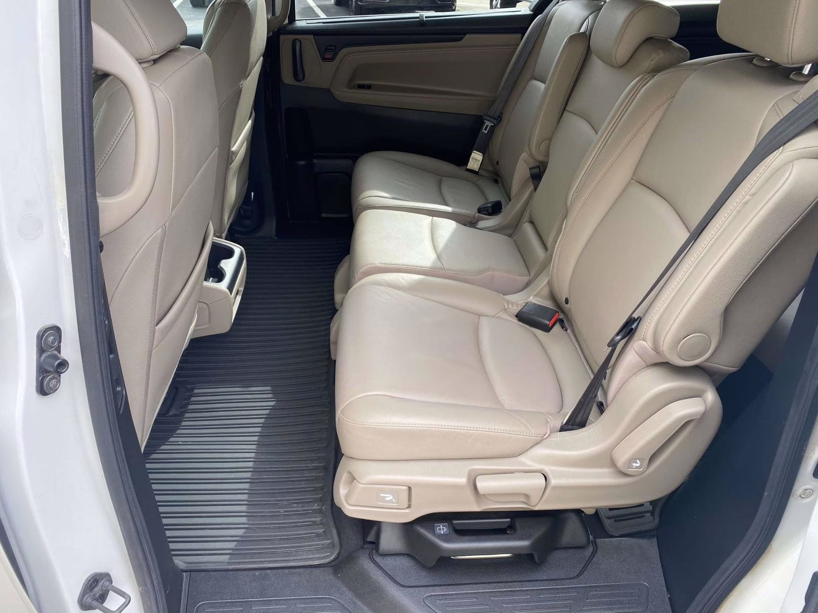 2020 White Honda Odyssey EX-L FWD Van