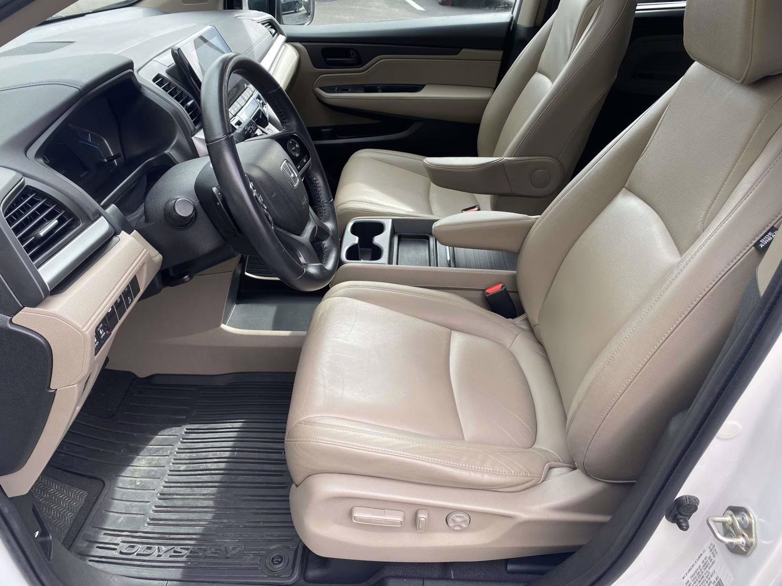 2020 White Honda Odyssey EX-L FWD Van