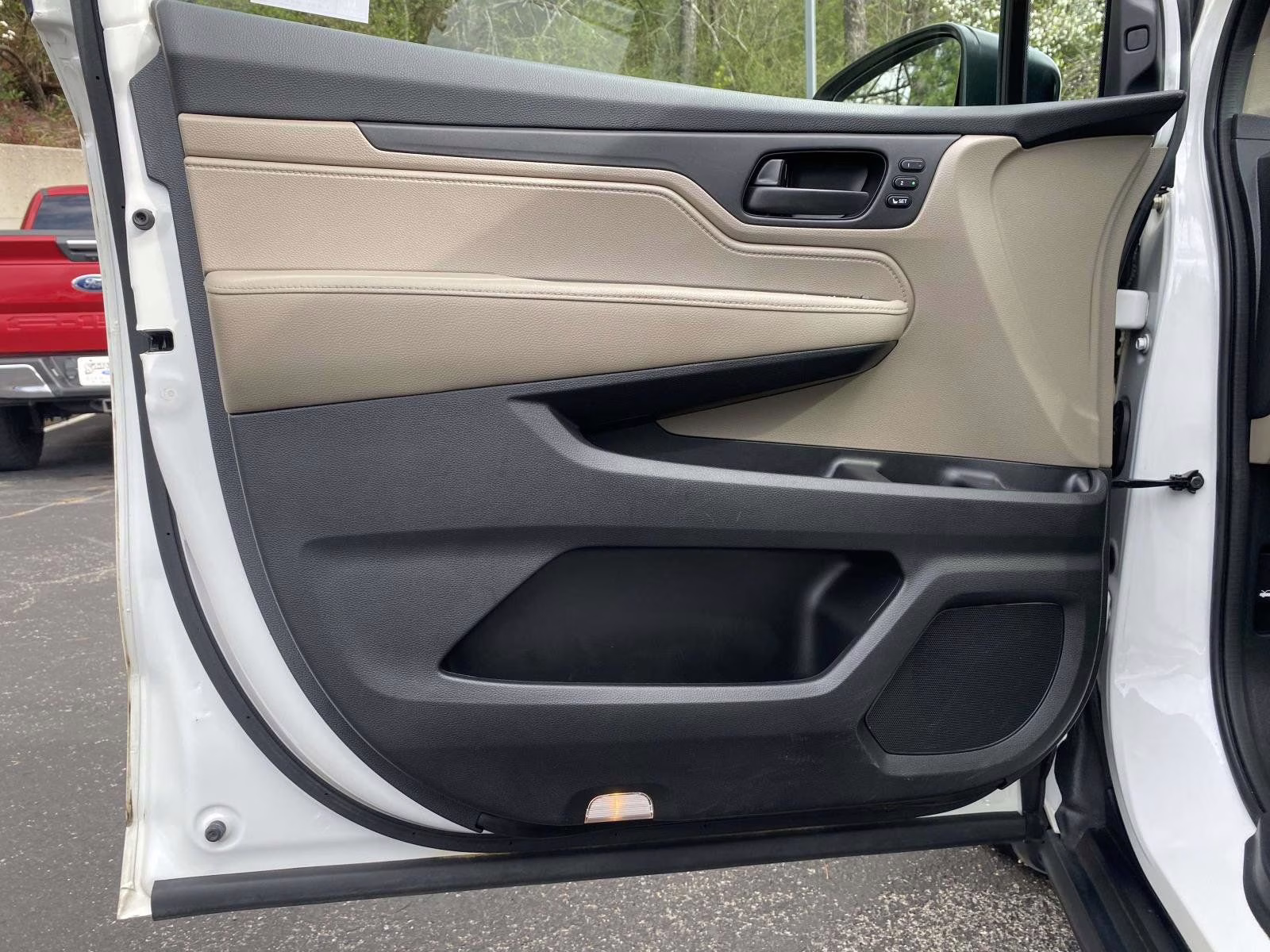 2020 White Honda Odyssey EX-L FWD Van