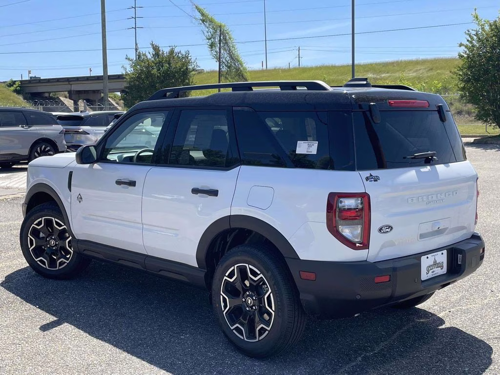 2026 Oxford White Ford Bronco Sport Outer Banks 4X4 SUV