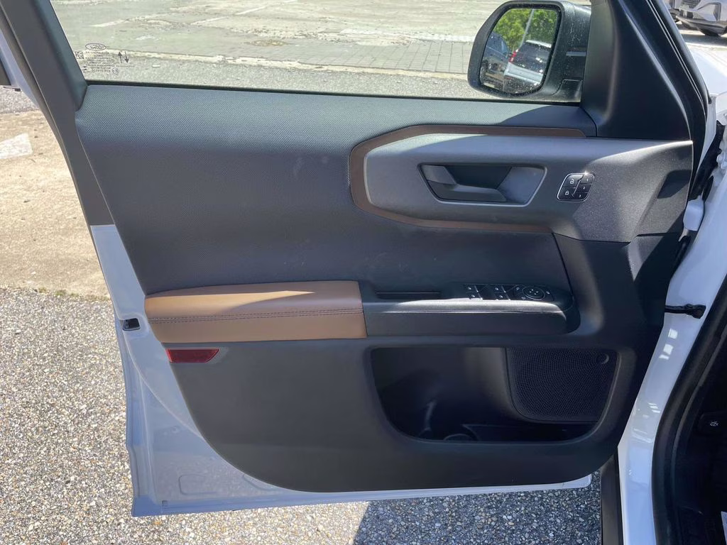 2026 Oxford White Ford Bronco Sport Outer Banks 4X4 SUV