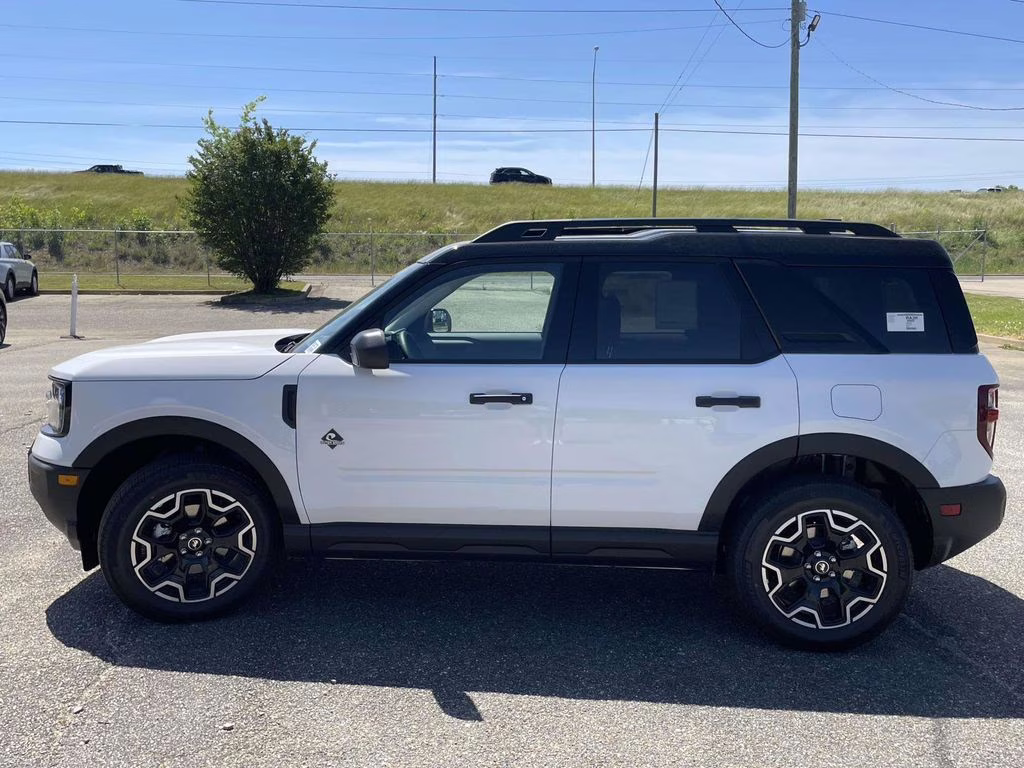 2026 Oxford White Ford Bronco Sport Outer Banks 4X4 SUV