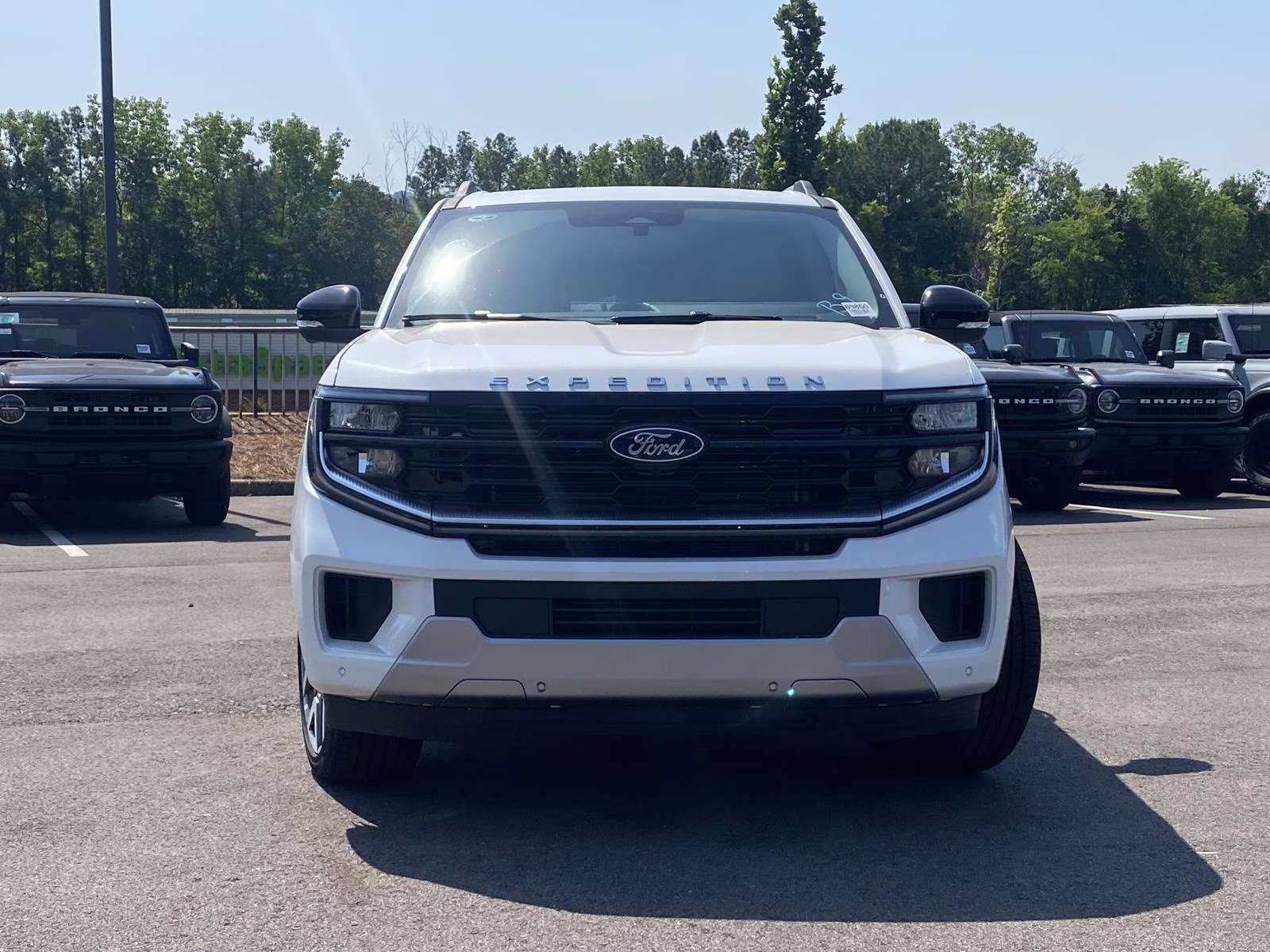 2026 Star White Metallic Tri-Coat Ford Expedition Platinum 4X4 SUV