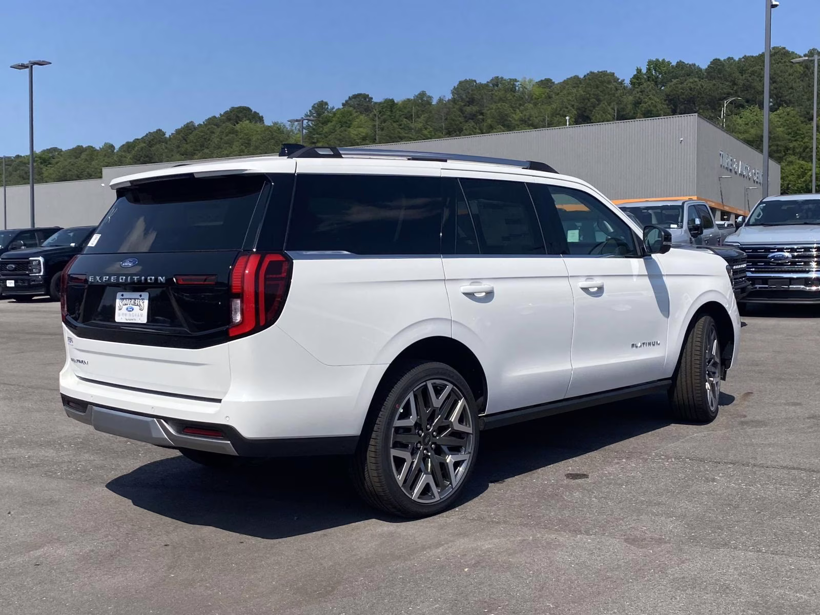 2026 Star White Metallic Tri-Coat Ford Expedition Platinum 4X4 SUV
