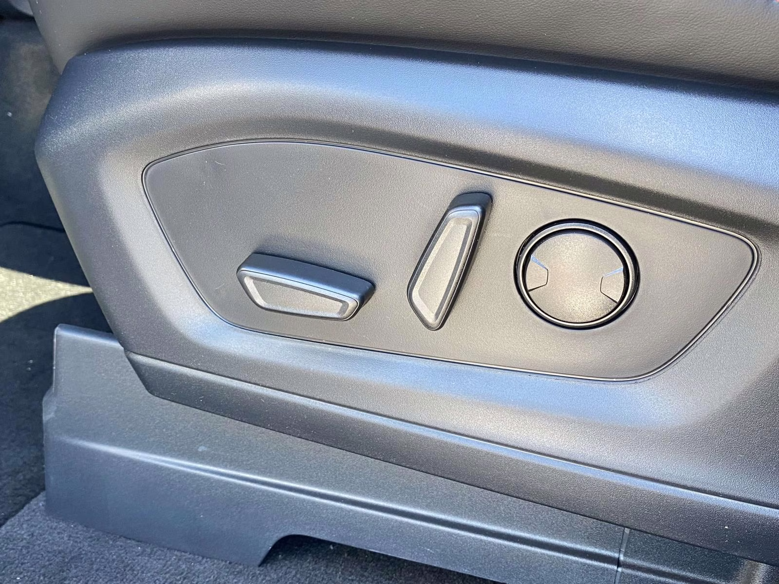 2026 Agate Black Metallic Ford Explorer ST-Line 4X4 SUV