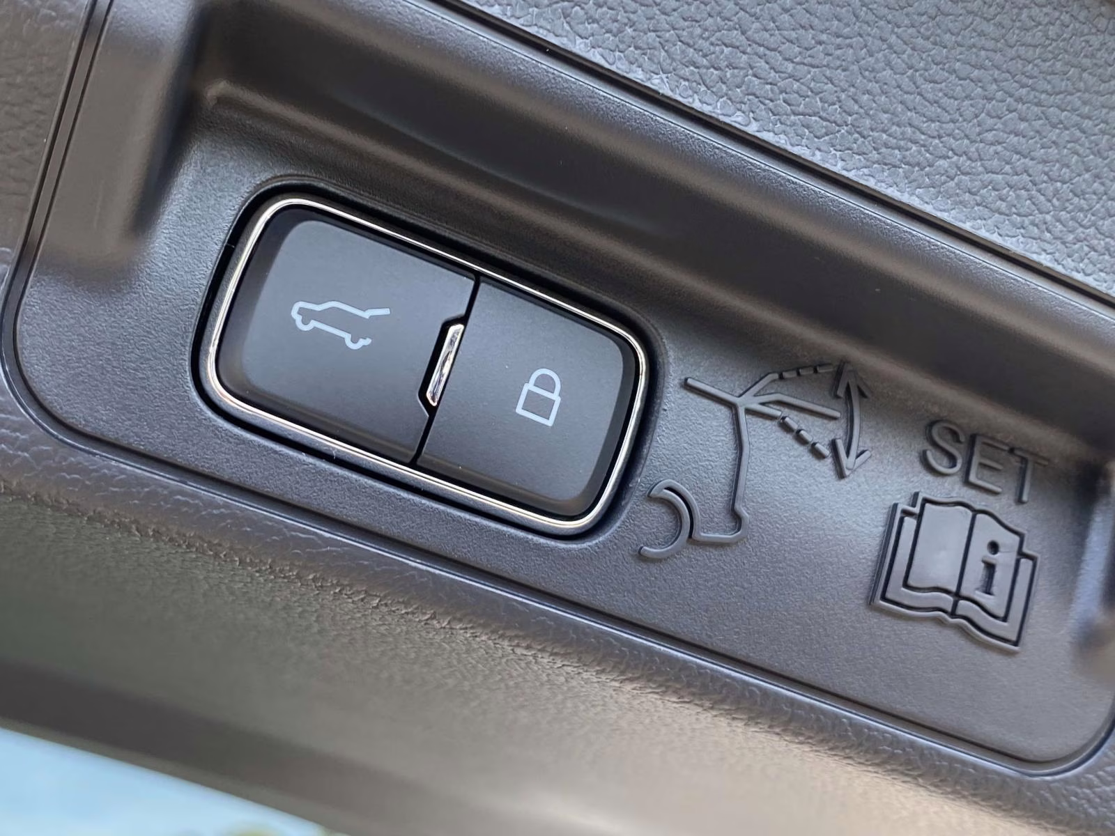 2026 White Metallic Ford Explorer ST-Line 4X4 SUV