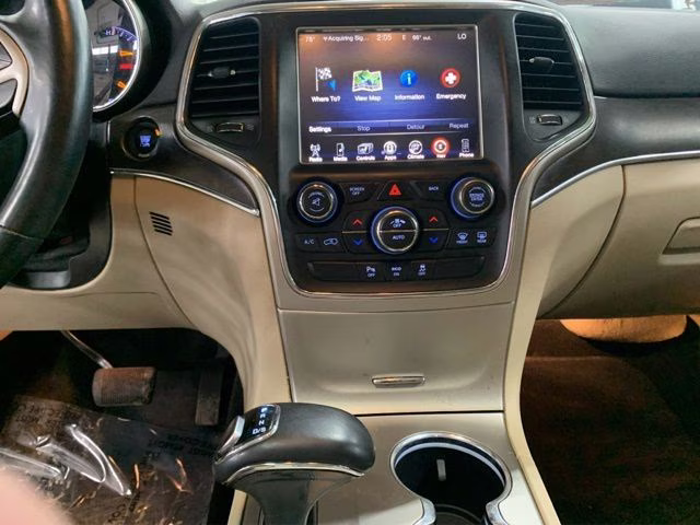 2015 Brilliant Black Crystal Pearlcoat Jeep Grand Cherokee Limited 4X4 SUV