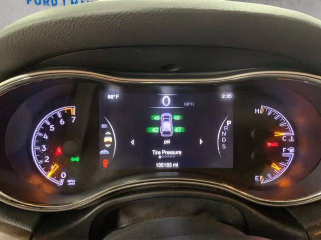 2015 Brilliant Black Crystal Pearlcoat Jeep Grand Cherokee Limited 4X4 SUV