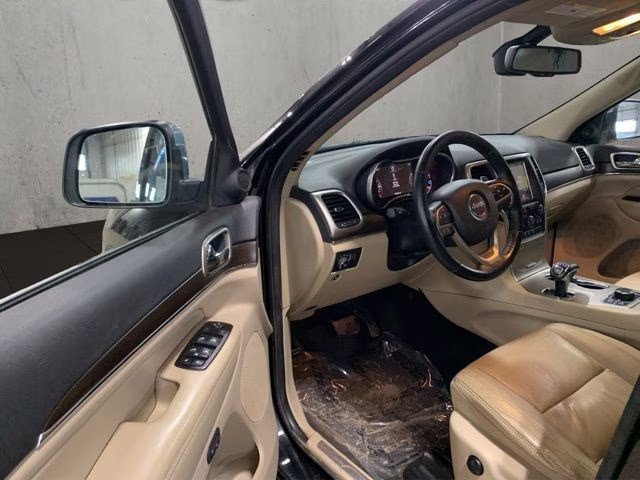 2015 Brilliant Black Crystal Pearlcoat Jeep Grand Cherokee Limited 4X4 SUV