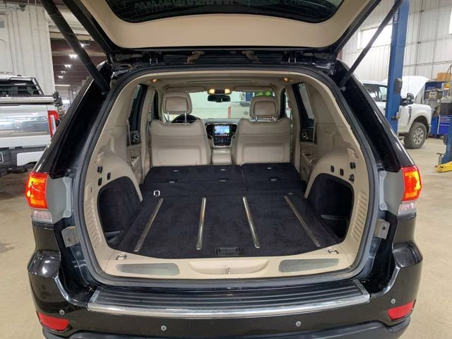 2015 Brilliant Black Crystal Pearlcoat Jeep Grand Cherokee Limited 4X4 SUV