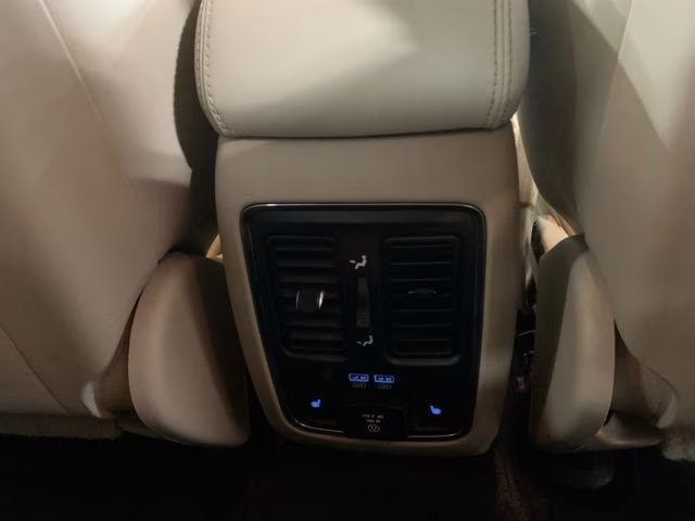 2015 Brilliant Black Crystal Pearlcoat Jeep Grand Cherokee Limited 4X4 SUV