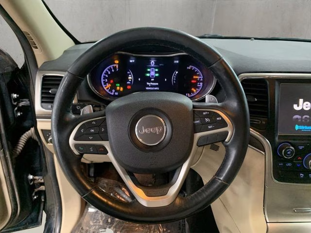 2015 Brilliant Black Crystal Pearlcoat Jeep Grand Cherokee Limited 4X4 SUV