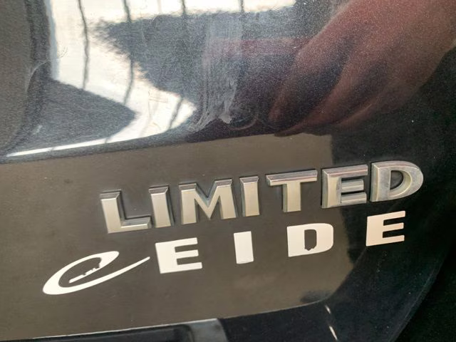 2015 Brilliant Black Crystal Pearlcoat Jeep Grand Cherokee Limited 4X4 SUV