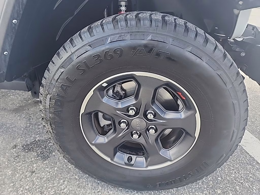 2022 Bright White Clearcoat Jeep Gladiator Rubicon 4X4 Truck